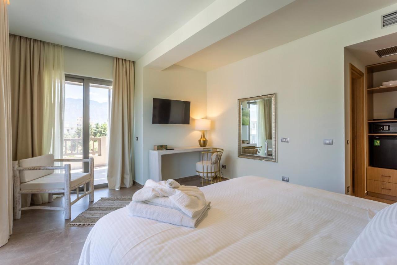 Elysian Luxury Hotel And Spa 칼라마타 외부 사진
