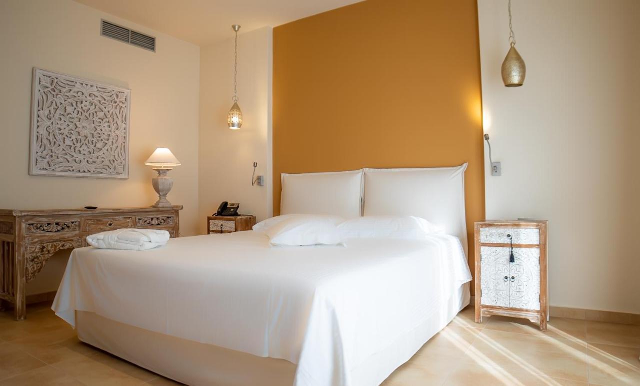 Elysian Luxury Hotel And Spa 칼라마타 외부 사진