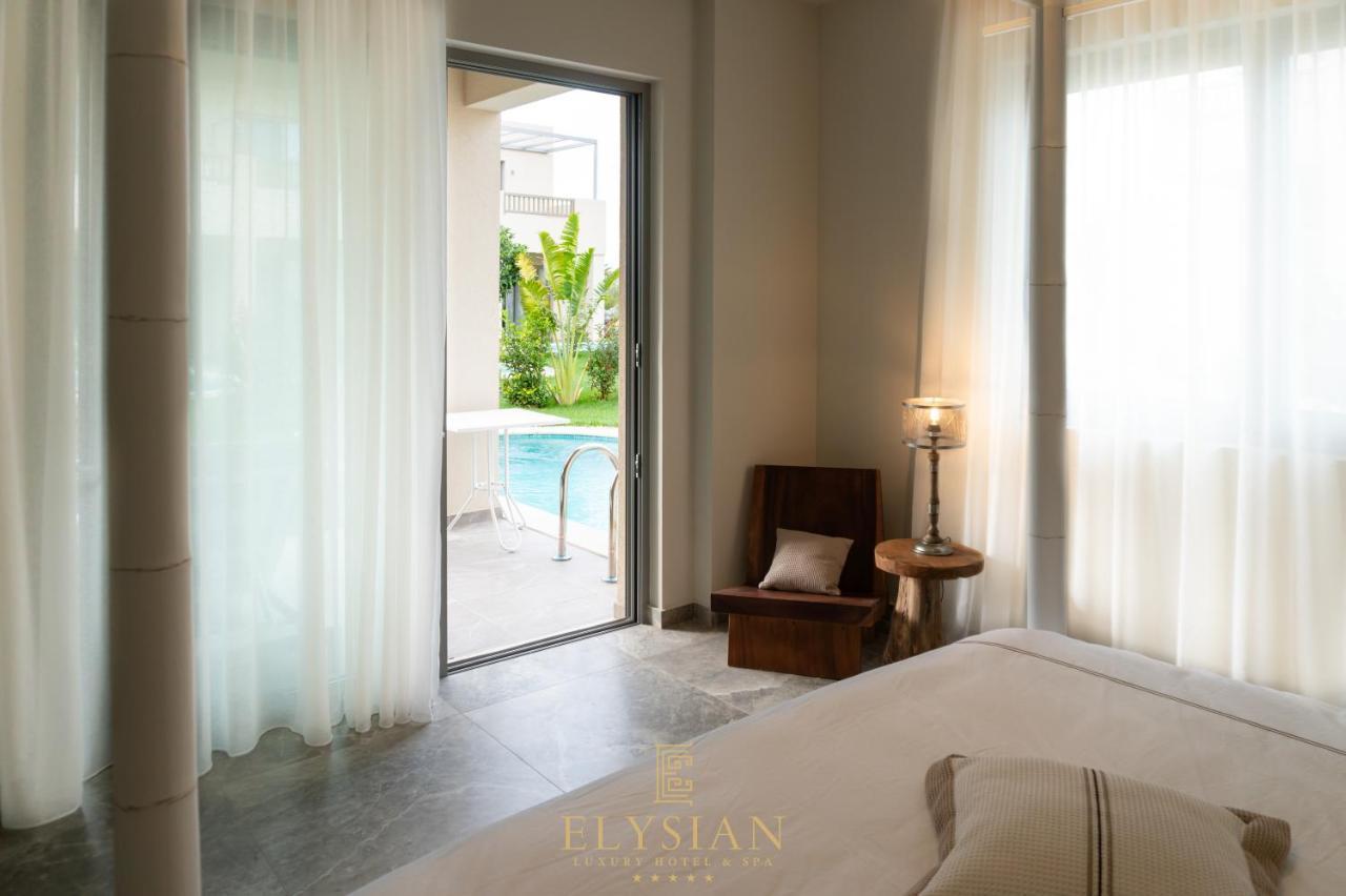 Elysian Luxury Hotel And Spa 칼라마타 외부 사진