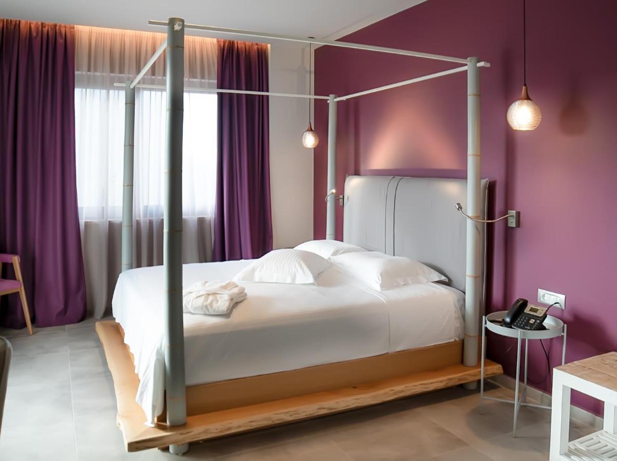Elysian Luxury Hotel And Spa 칼라마타 외부 사진